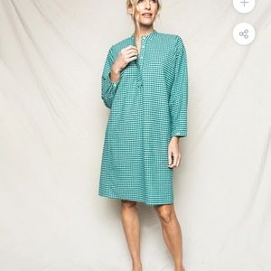 Petite plume women’s nightgown - size medium